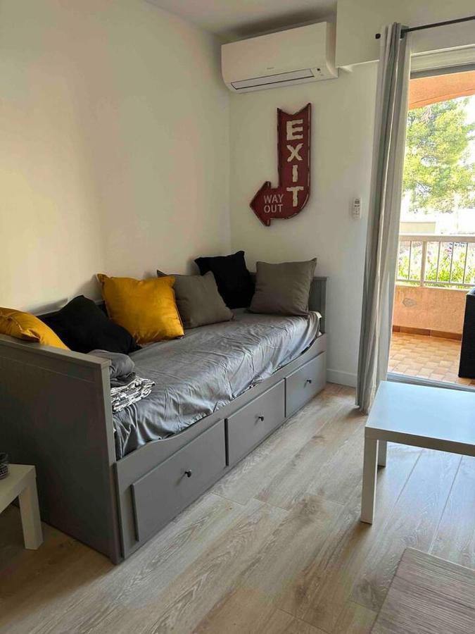 Pin Rollan Beach Saint-Mandrier-sur-Mer Exterior photo