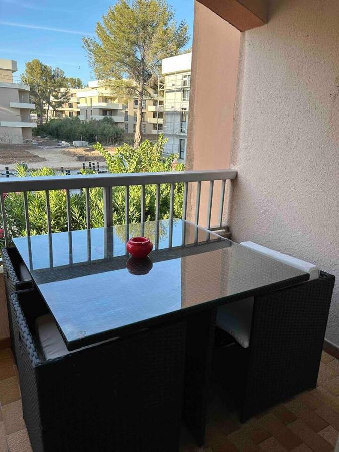 Pin Rollan Beach Saint-Mandrier-sur-Mer Exterior photo